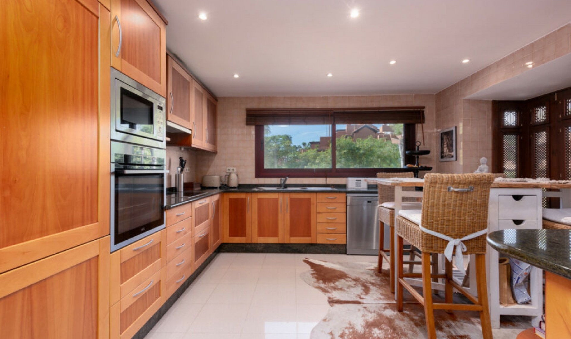 Resale - Apartment -
Nueva Andalucía