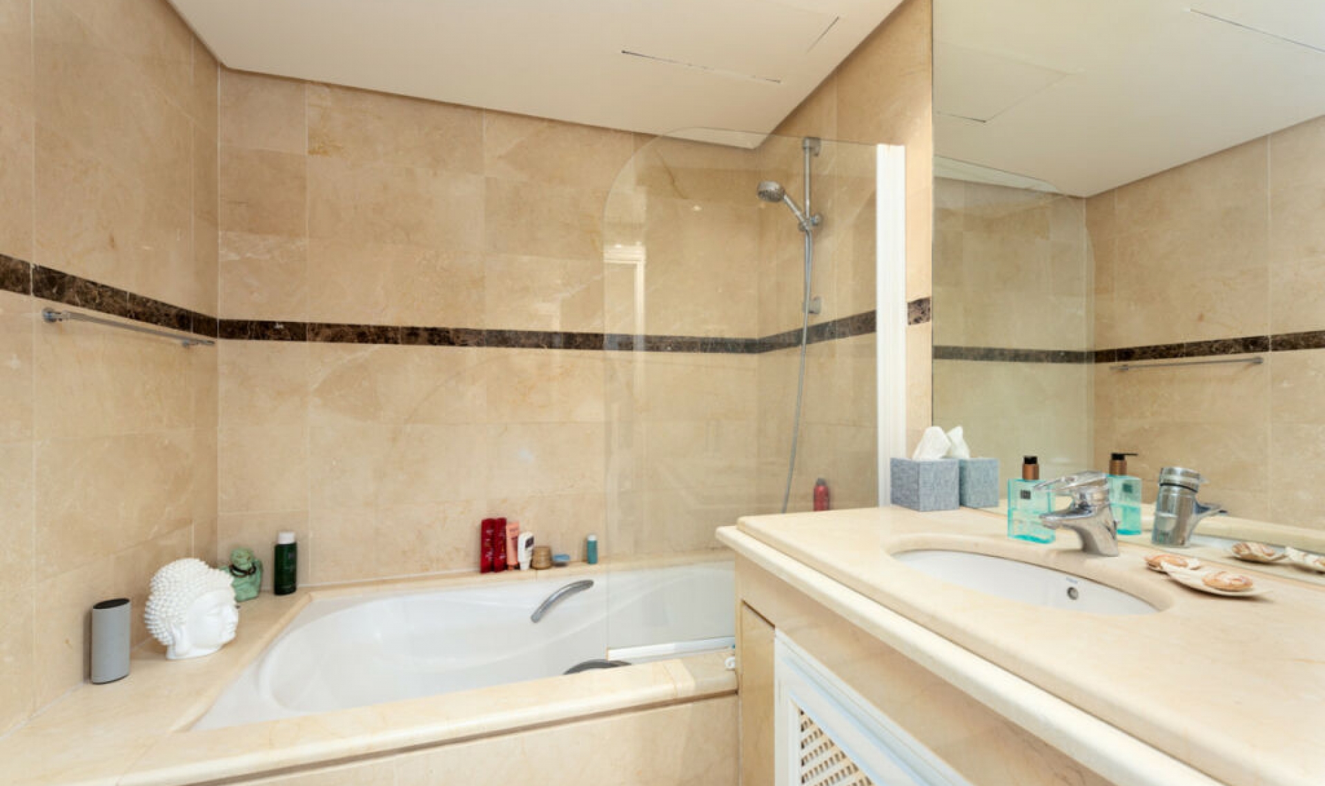 Resale - Apartment -
Nueva Andalucía