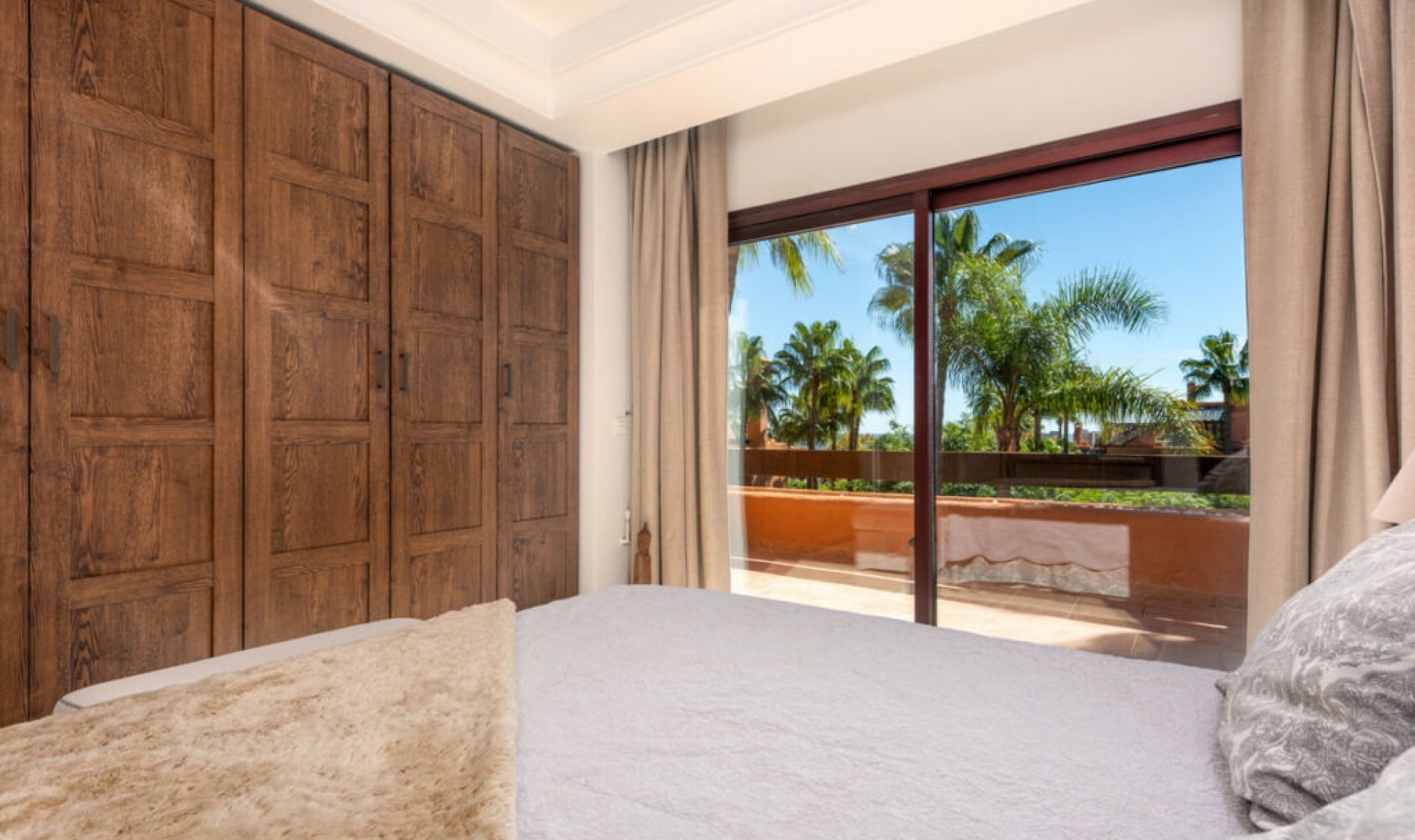 Resale - Apartment -
Nueva Andalucía