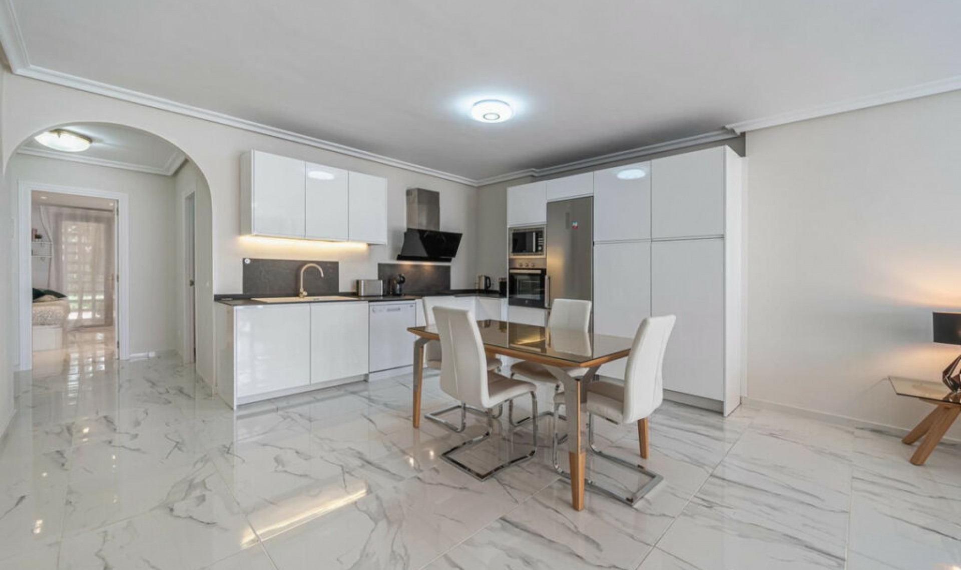 Resale - Apartment -
Nueva Andalucía