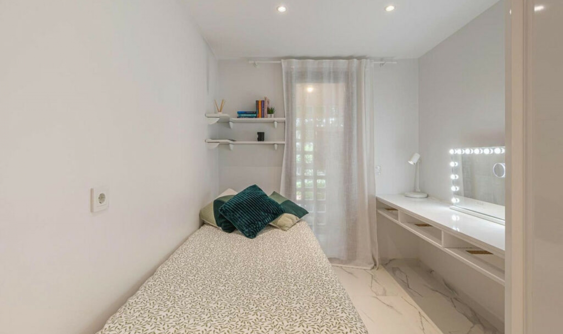 Resale - Apartment -
Nueva Andalucía