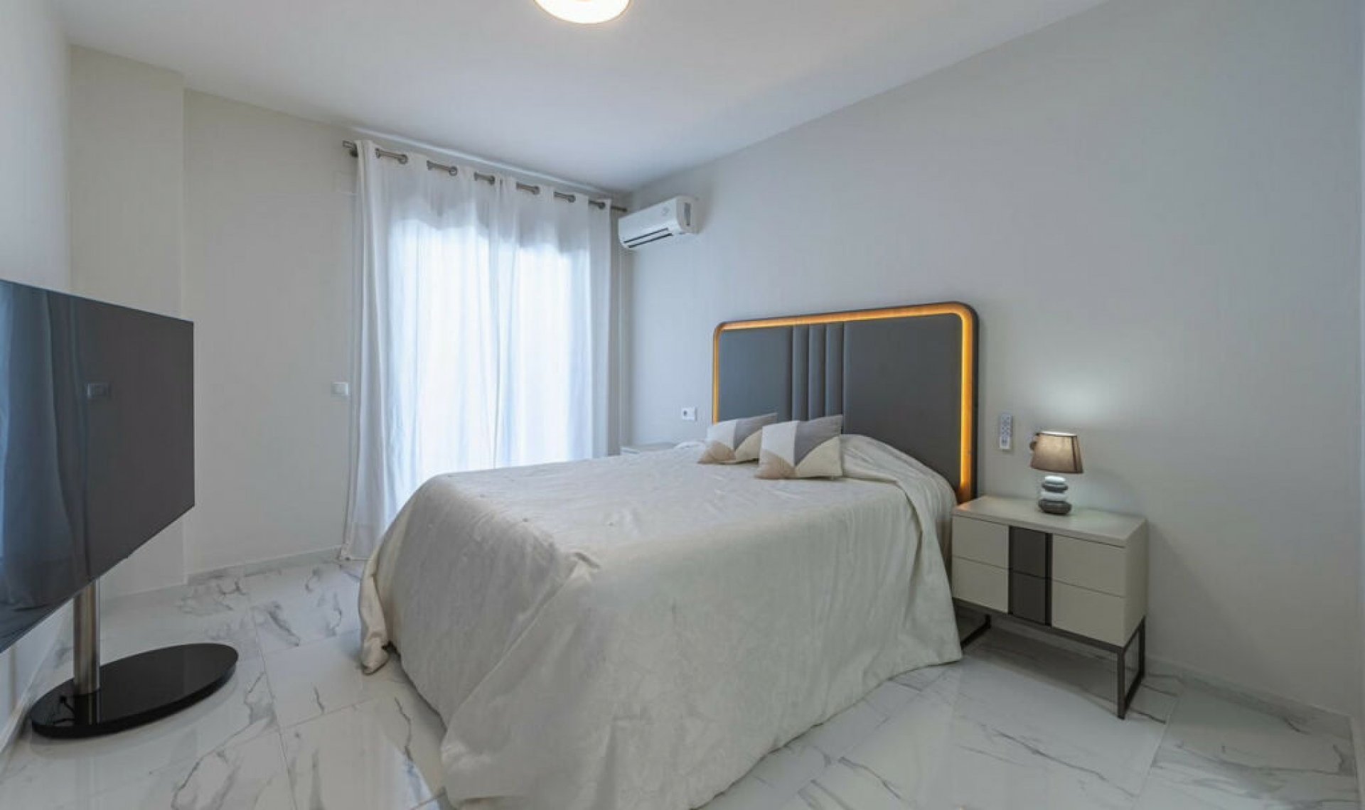 Resale - Apartment -
Nueva Andalucía
