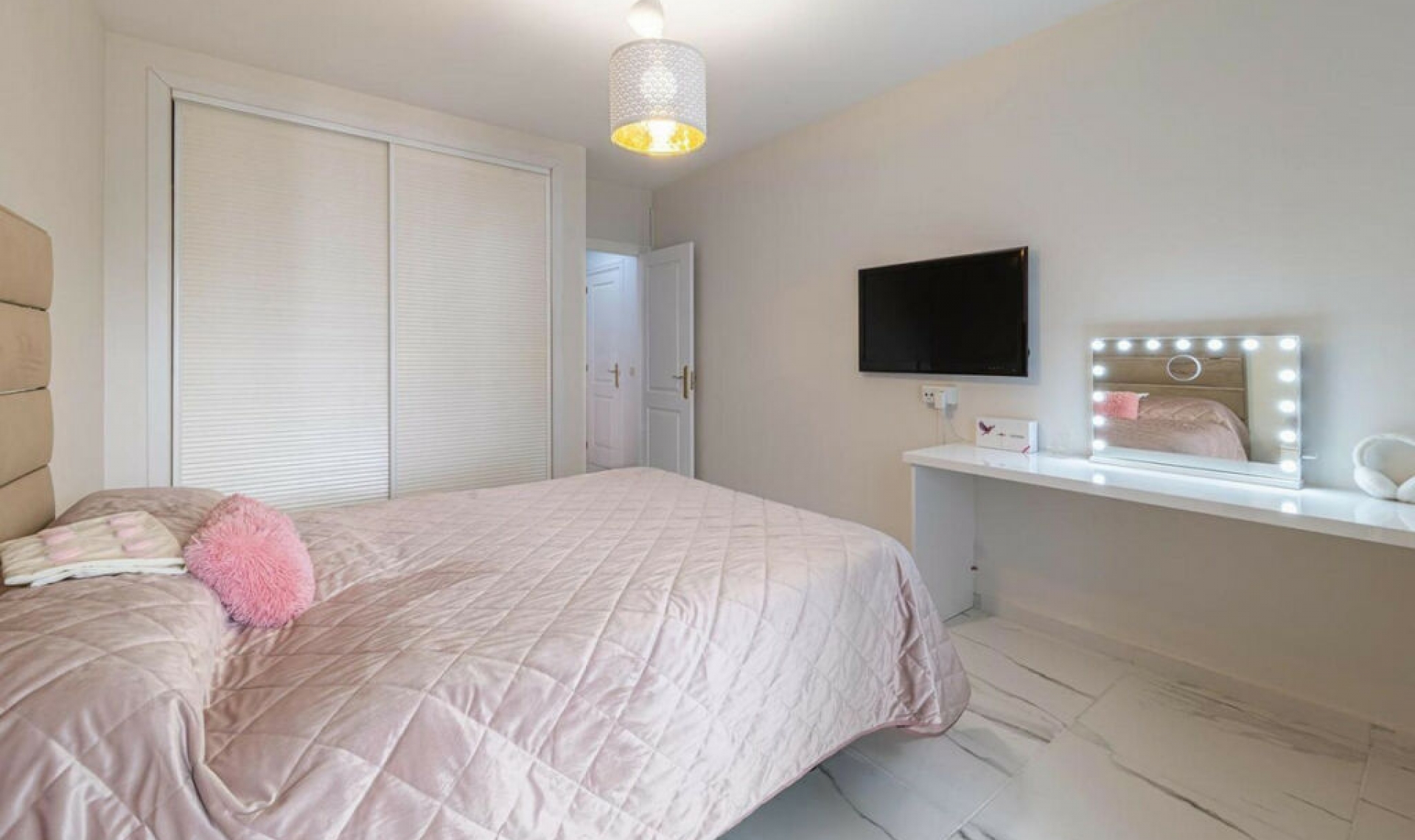 Resale - Apartment -
Nueva Andalucía