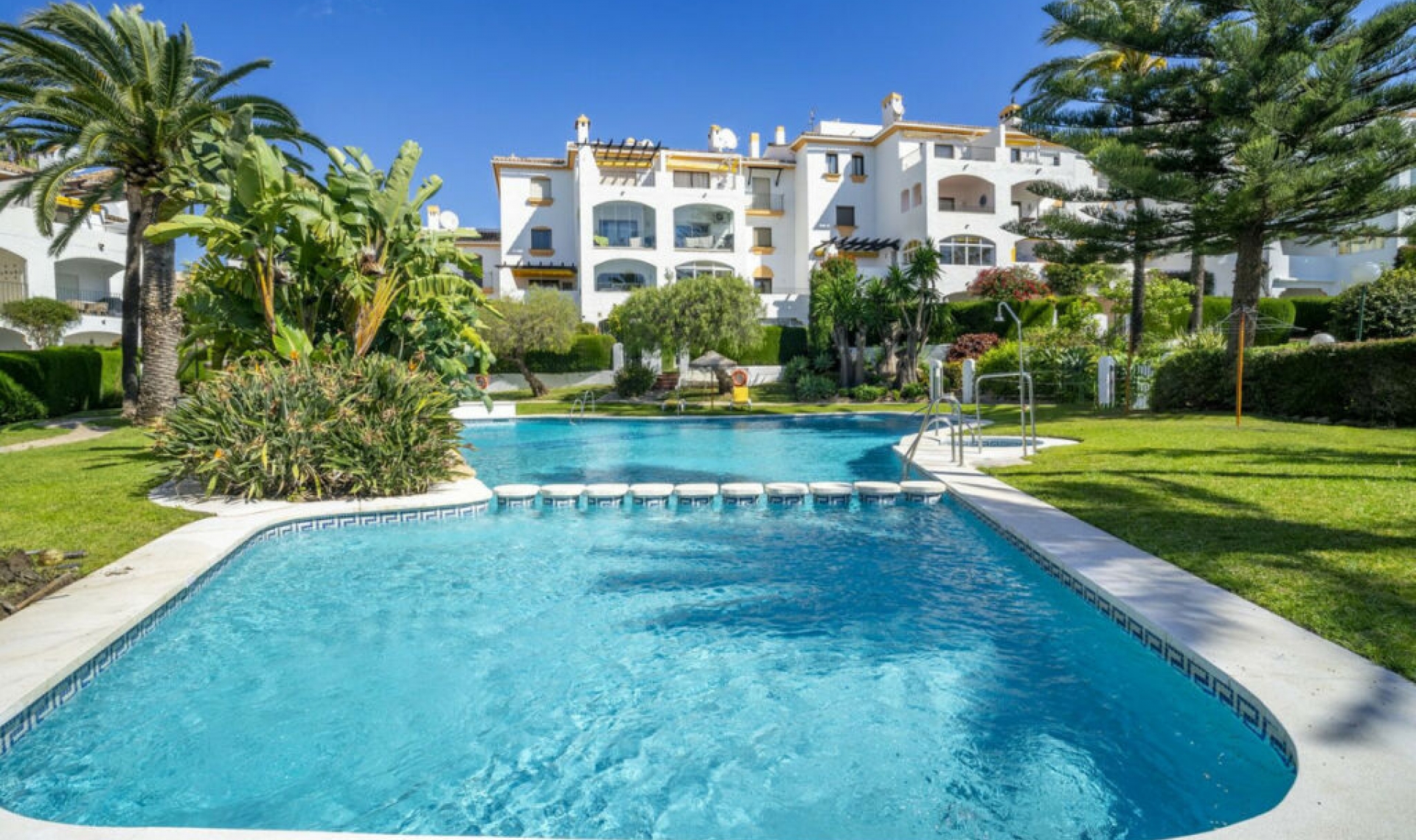 Resale - Apartment -
Nueva Andalucía