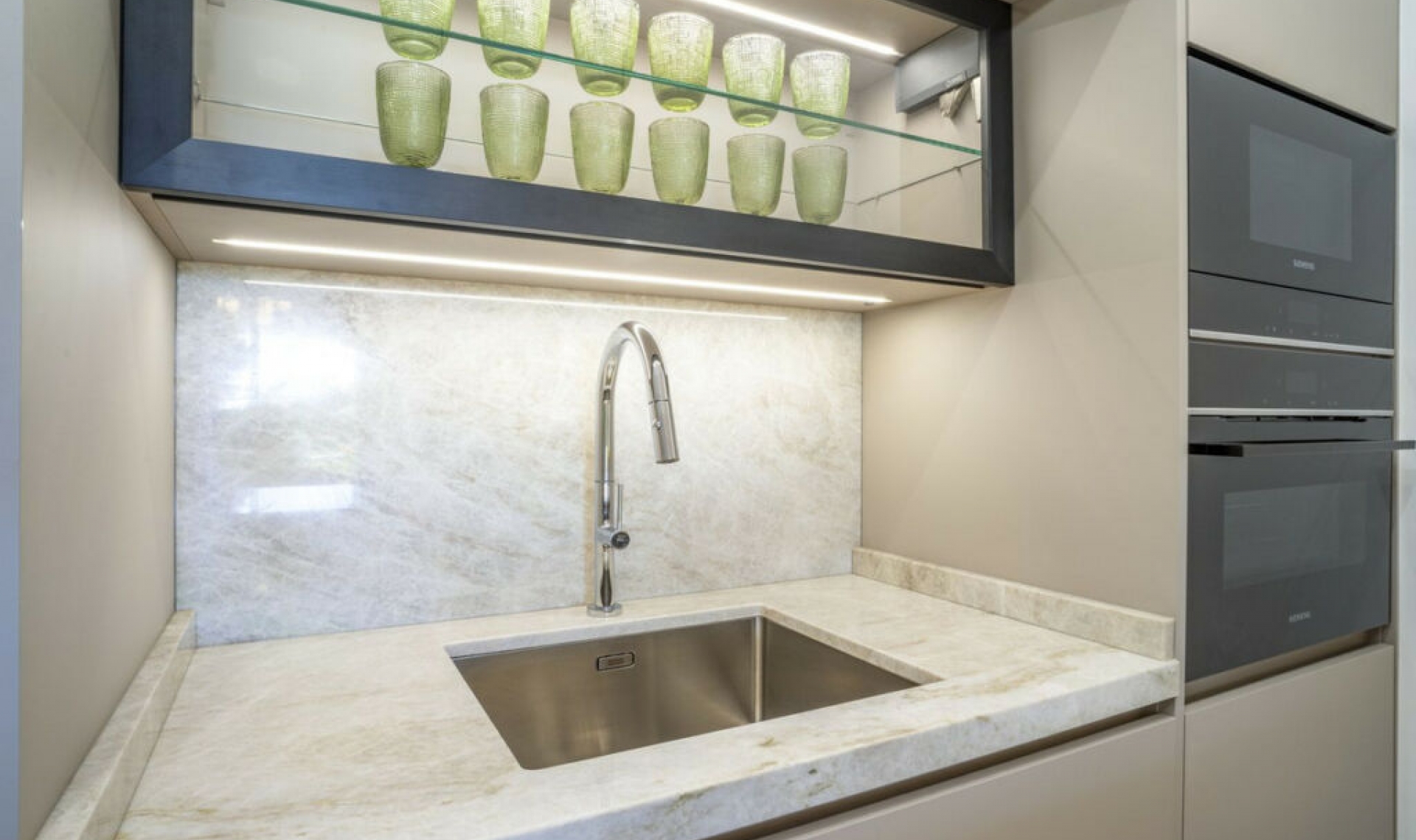 Resale - Apartment -
Nueva Andalucía