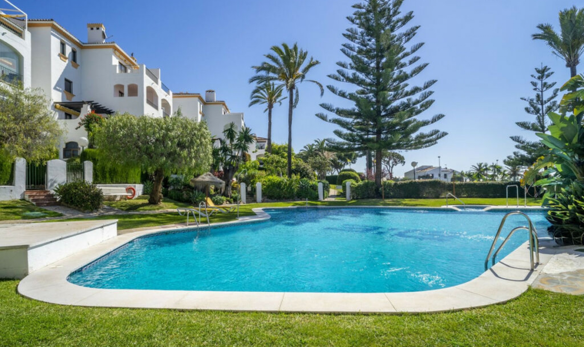 Resale - Apartment -
Nueva Andalucía
