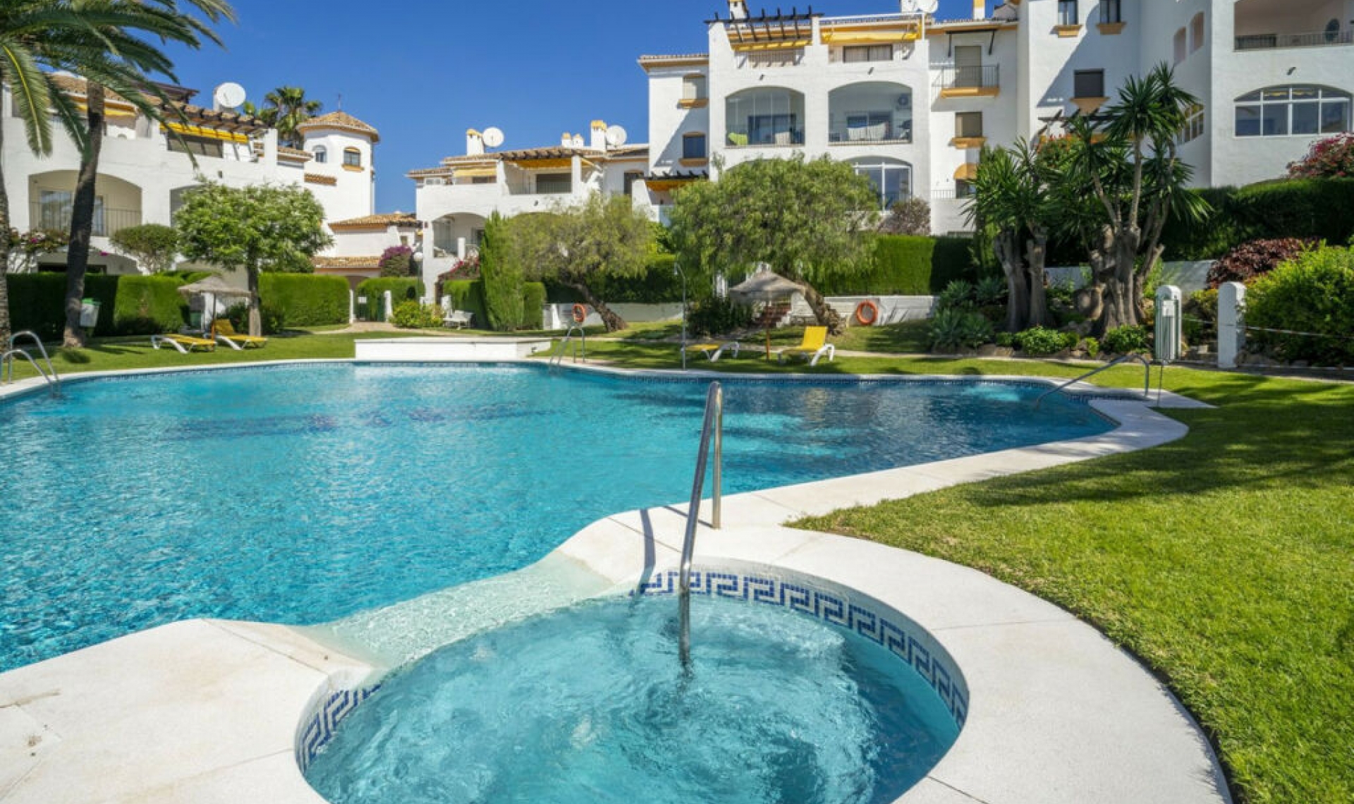 Resale - Apartment -
Nueva Andalucía