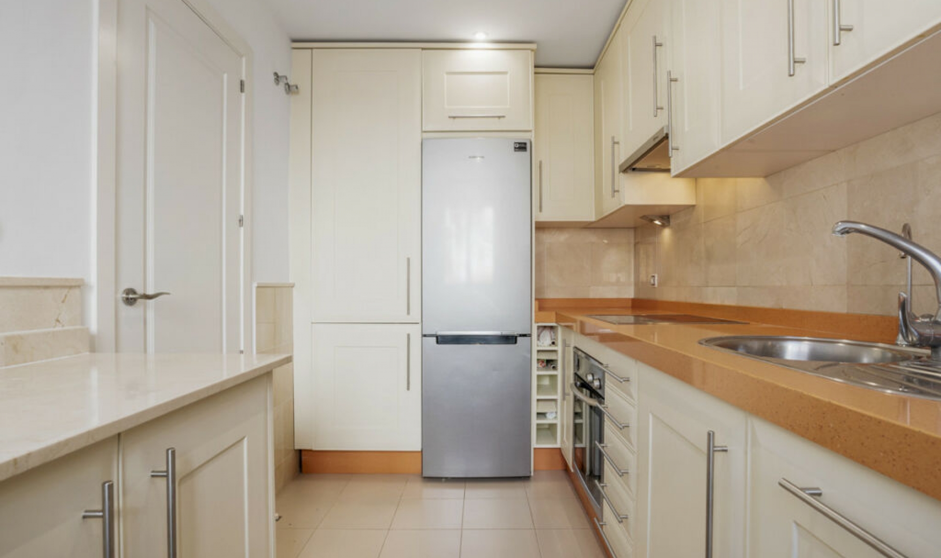 Resale - Apartment -
Nueva Andalucía