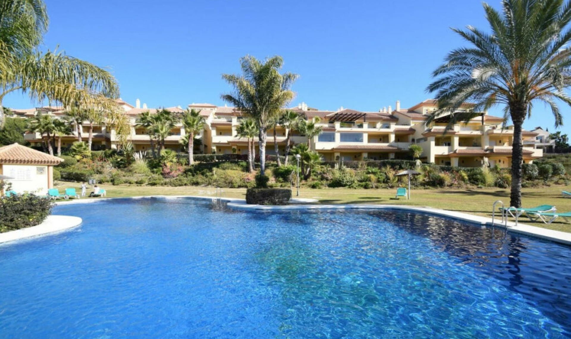 Resale - Apartment -
Nueva Andalucía