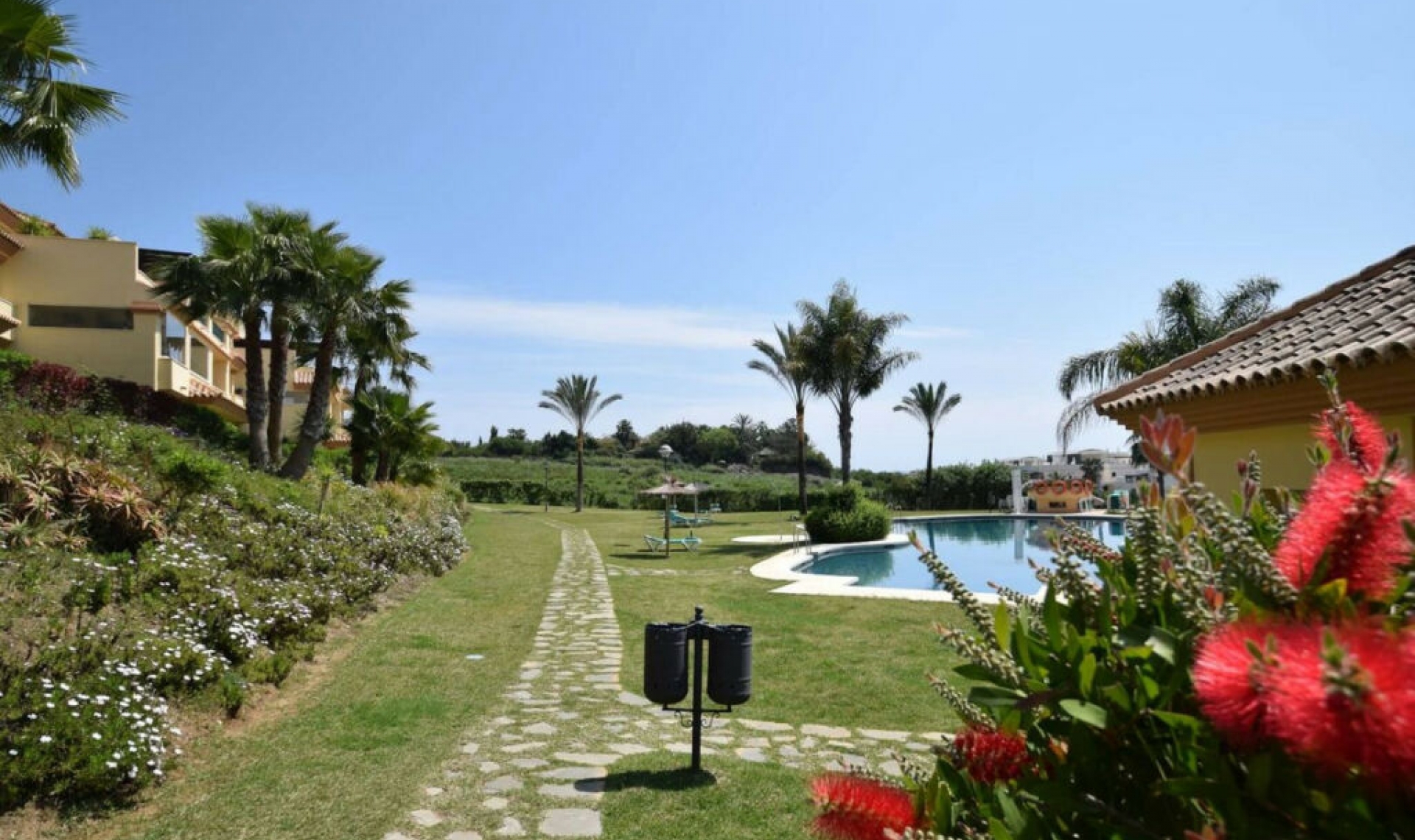 Resale - Apartment -
Nueva Andalucía