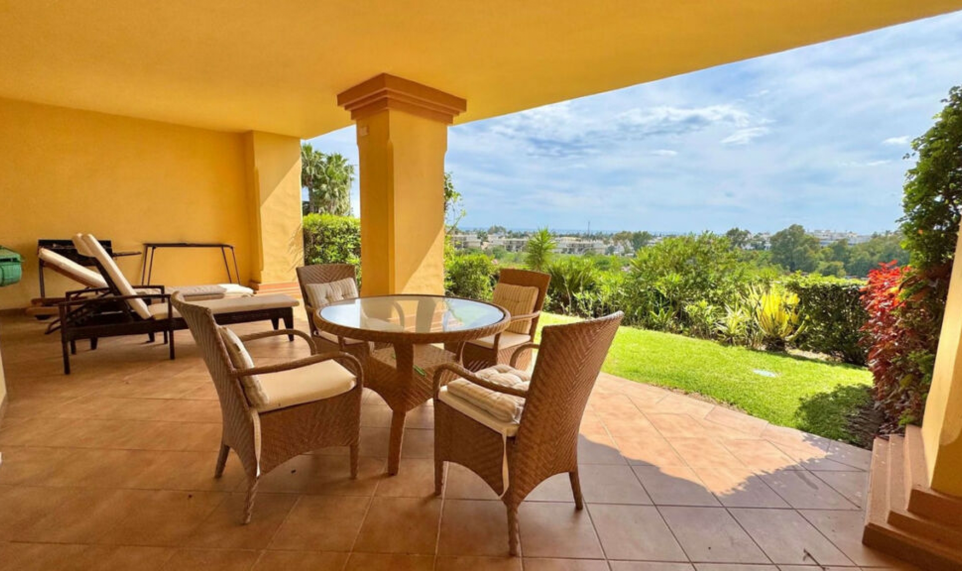 Resale - Apartment -
Nueva Andalucía