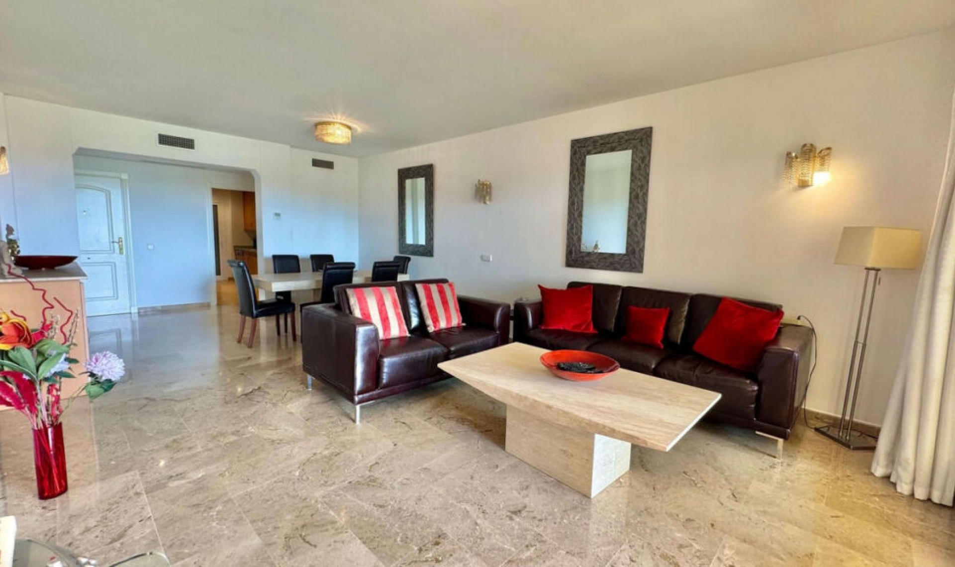 Resale - Apartment -
Nueva Andalucía