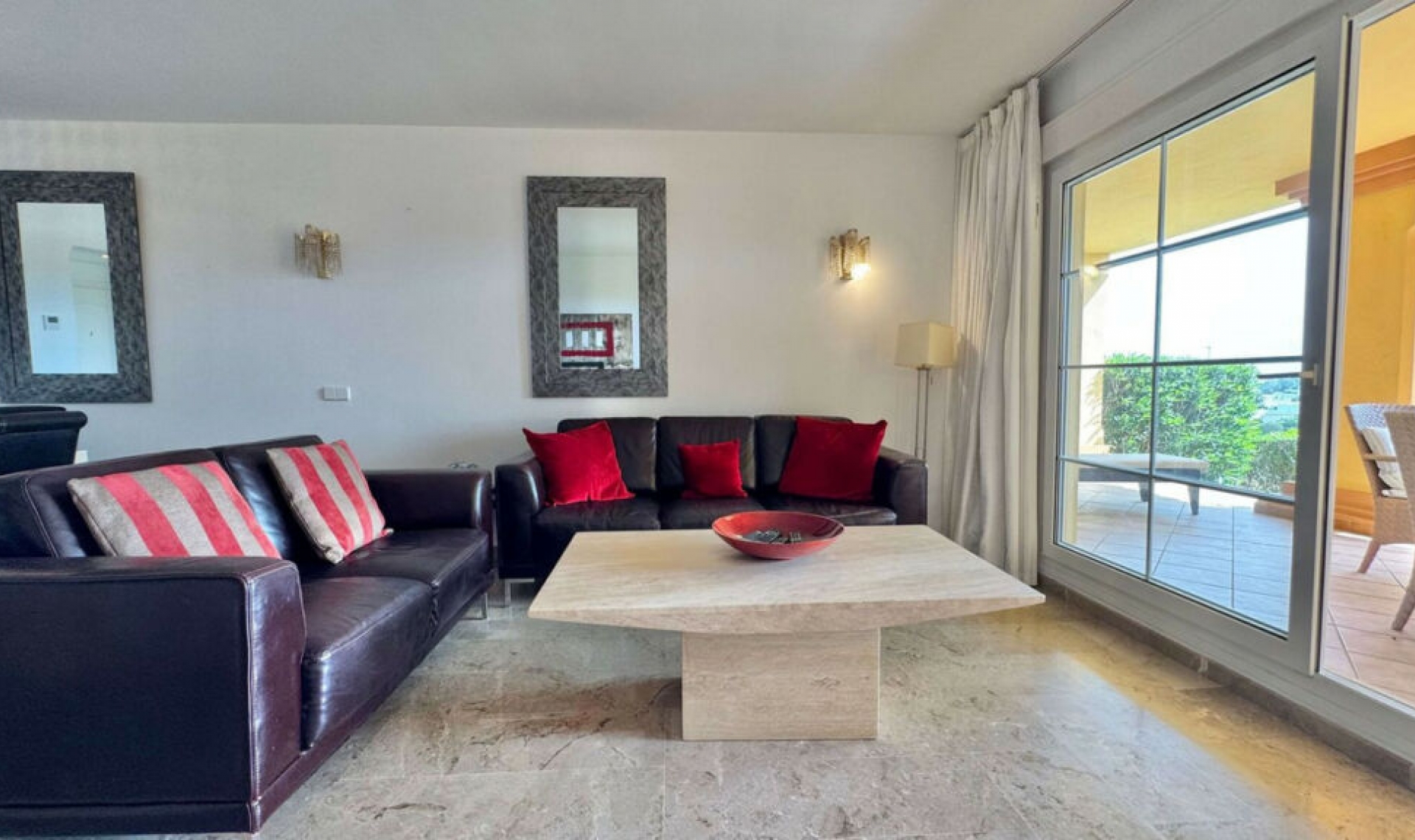 Resale - Apartment -
Nueva Andalucía