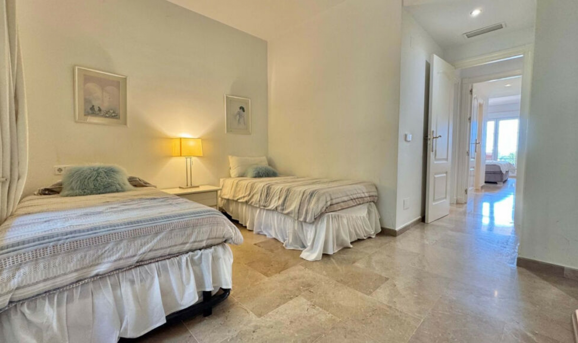 Resale - Apartment -
Nueva Andalucía