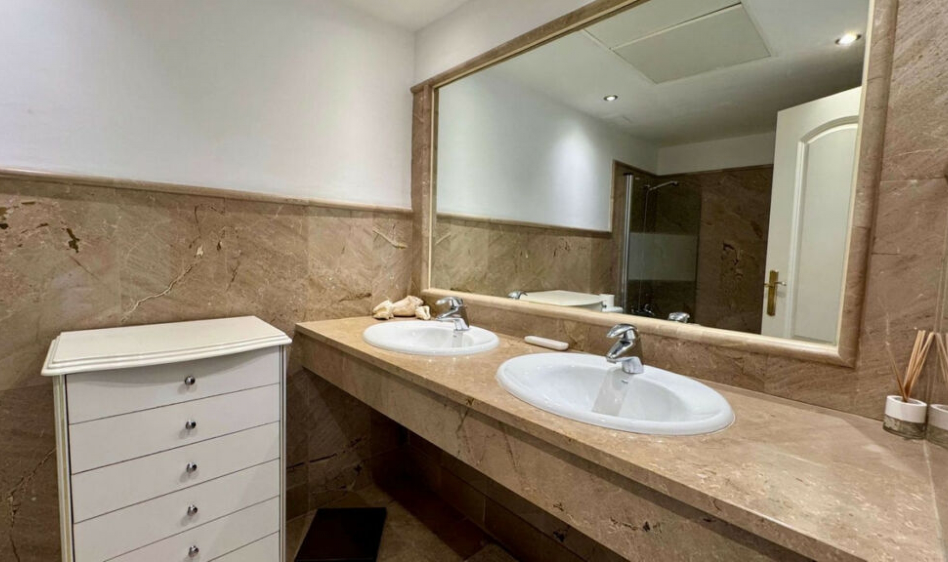 Resale - Apartment -
Nueva Andalucía