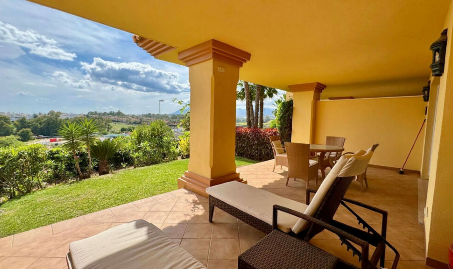 Resale - Apartment -
Nueva Andalucía