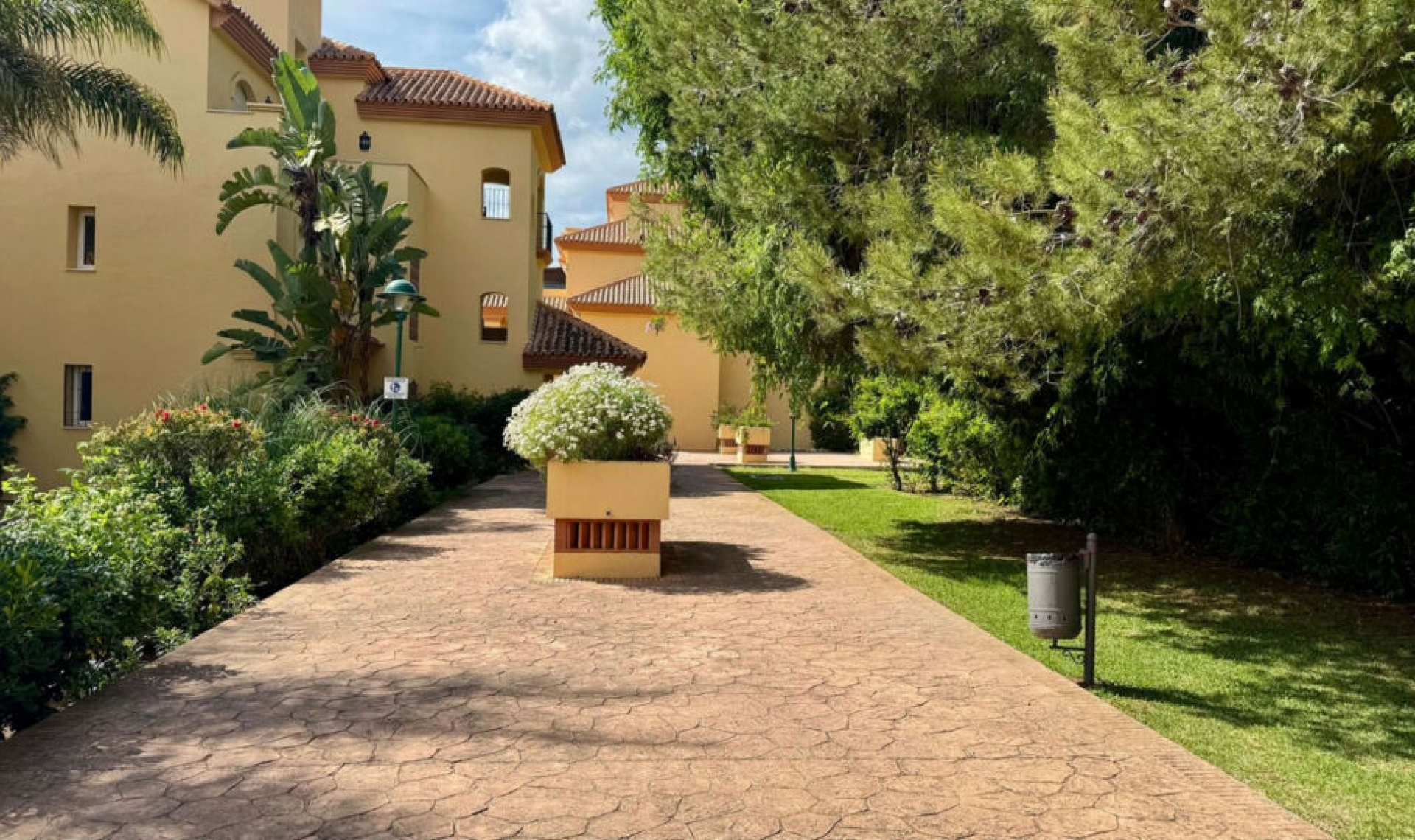 Resale - Apartment -
Nueva Andalucía