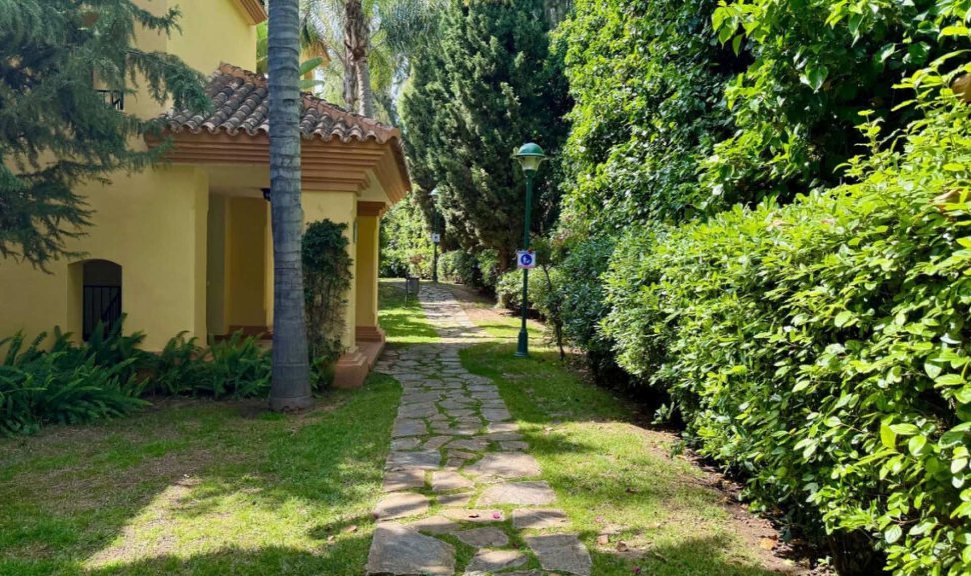 Resale - Apartment -
Nueva Andalucía