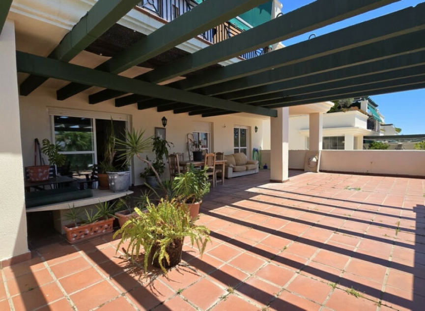 Resale - Apartment -
Nueva Andalucía