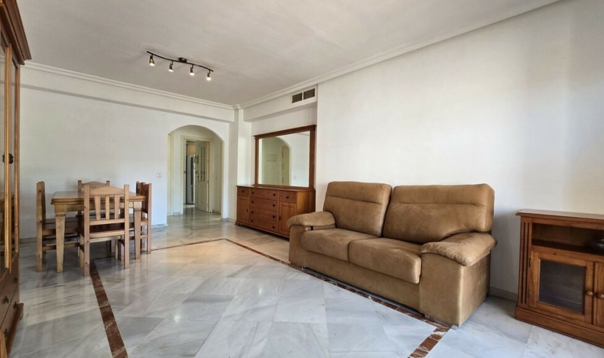 Resale - Apartment -
Nueva Andalucía