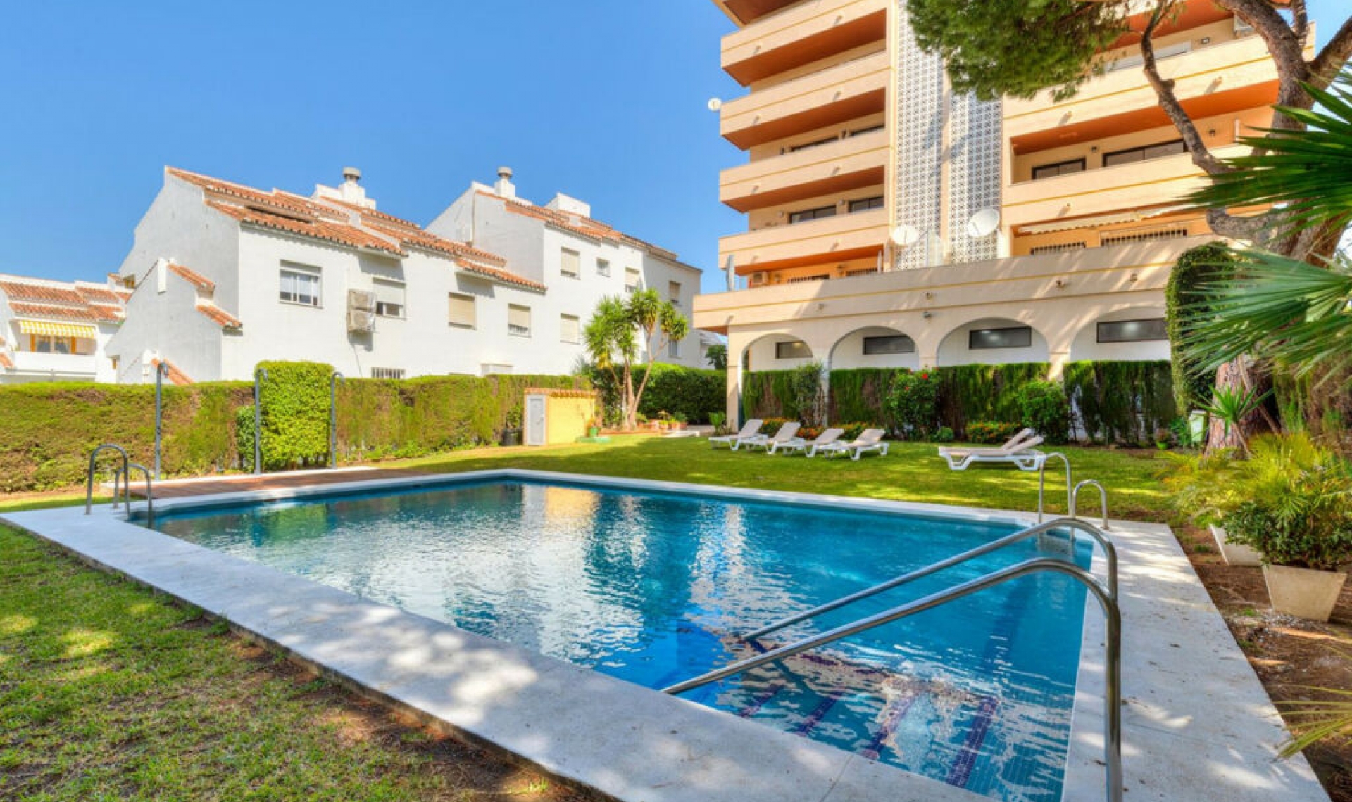 Resale - Apartment -
Nueva Andalucía