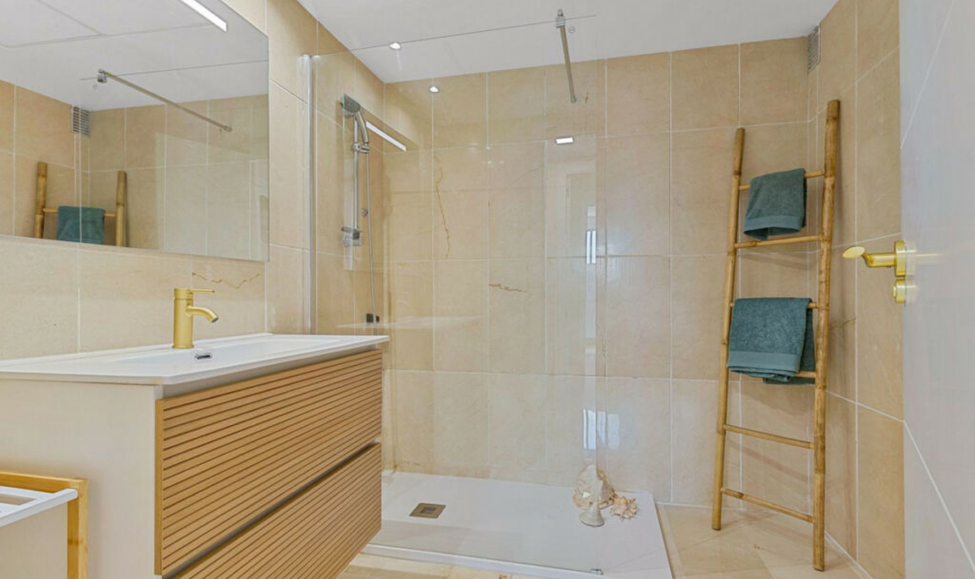 Resale - Apartment -
Nueva Andalucía