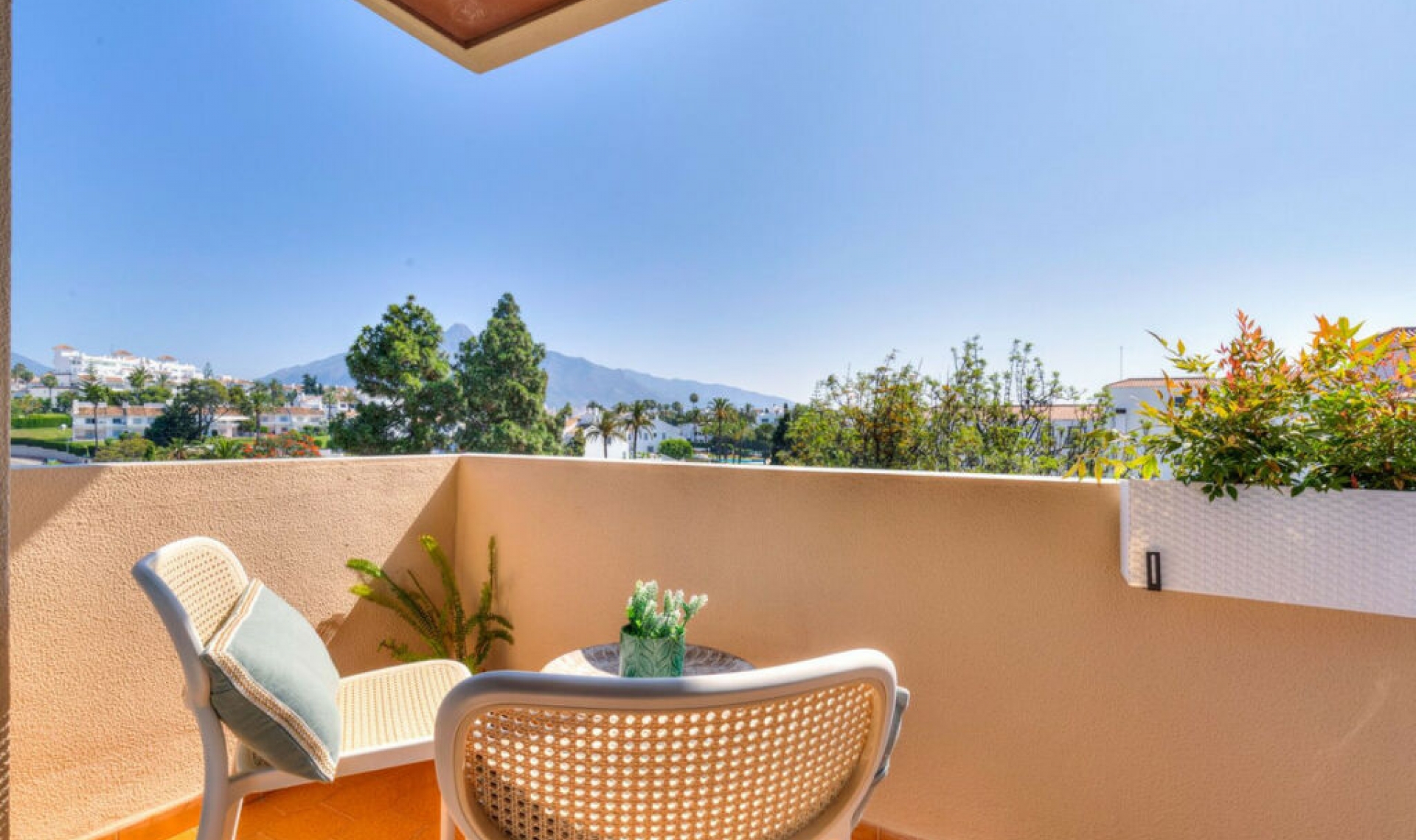 Resale - Apartment -
Nueva Andalucía