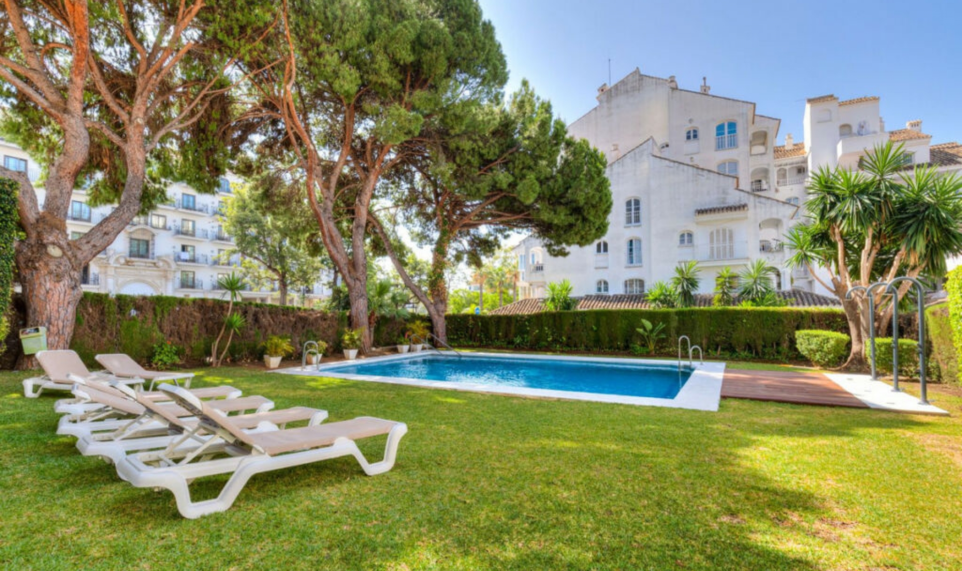 Resale - Apartment -
Nueva Andalucía