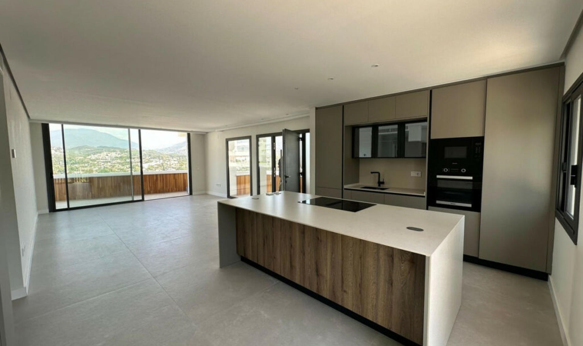 Resale - Apartment -
Nueva Andalucía