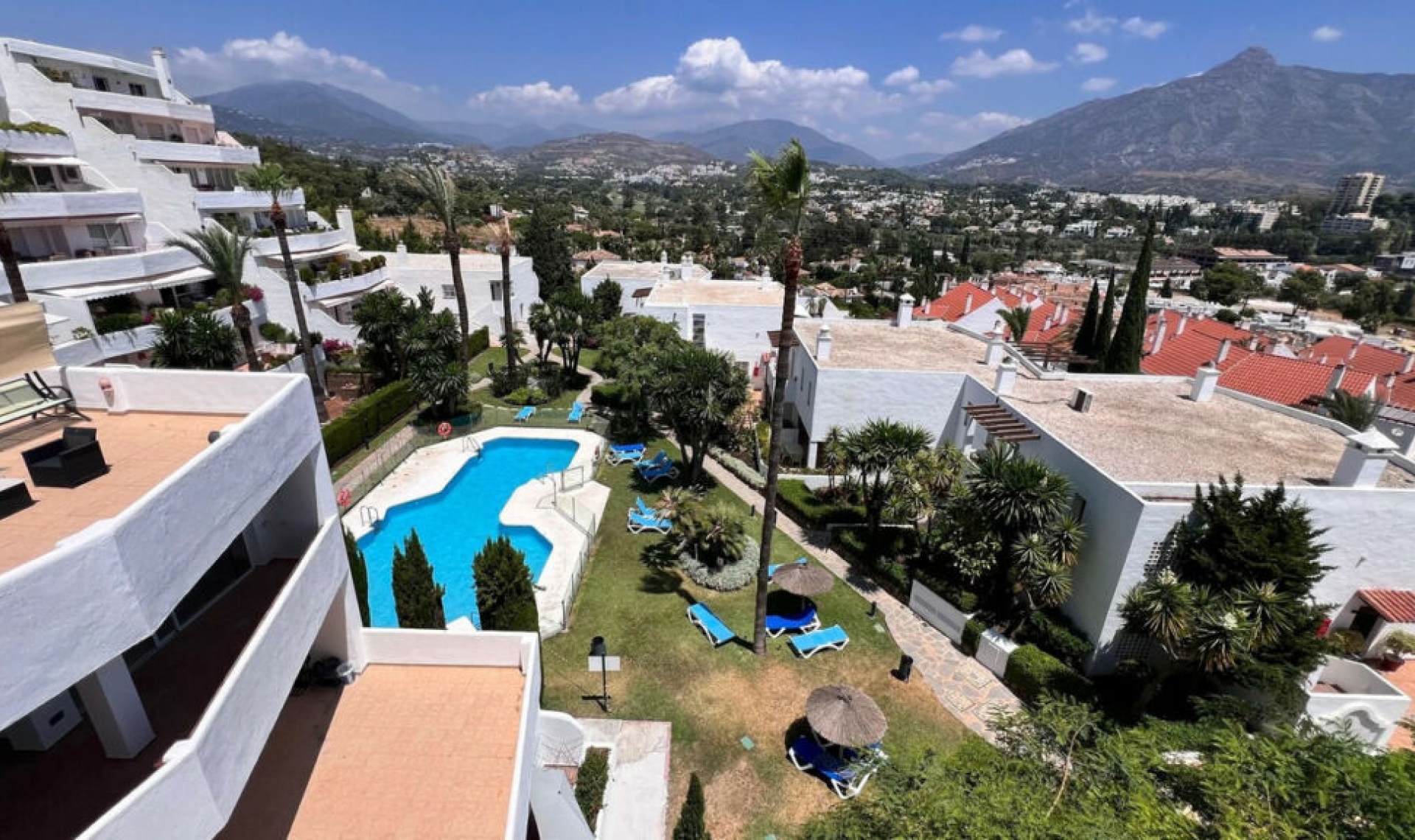 Resale - Apartment -
Nueva Andalucía