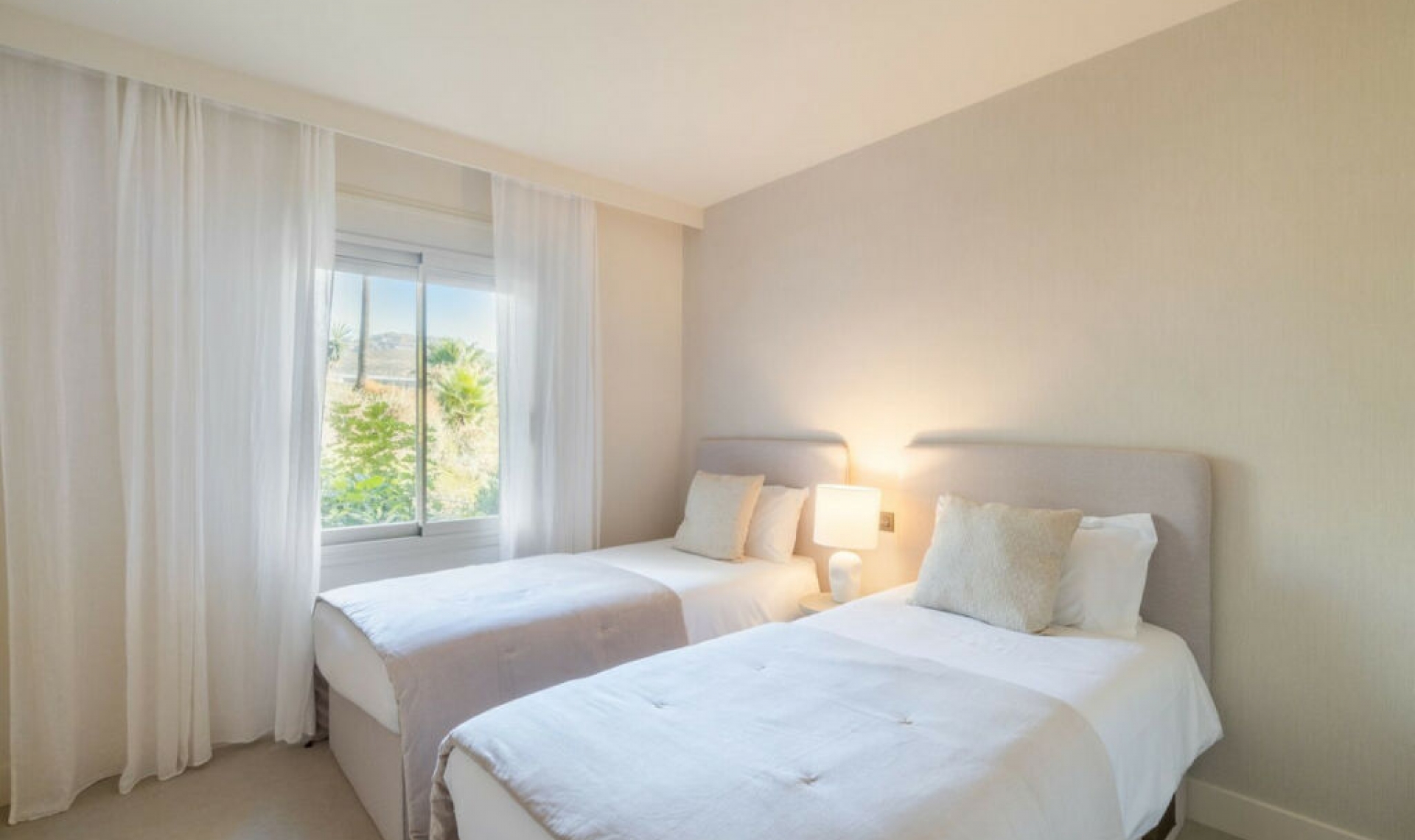 Resale - Apartment -
Nueva Andalucía