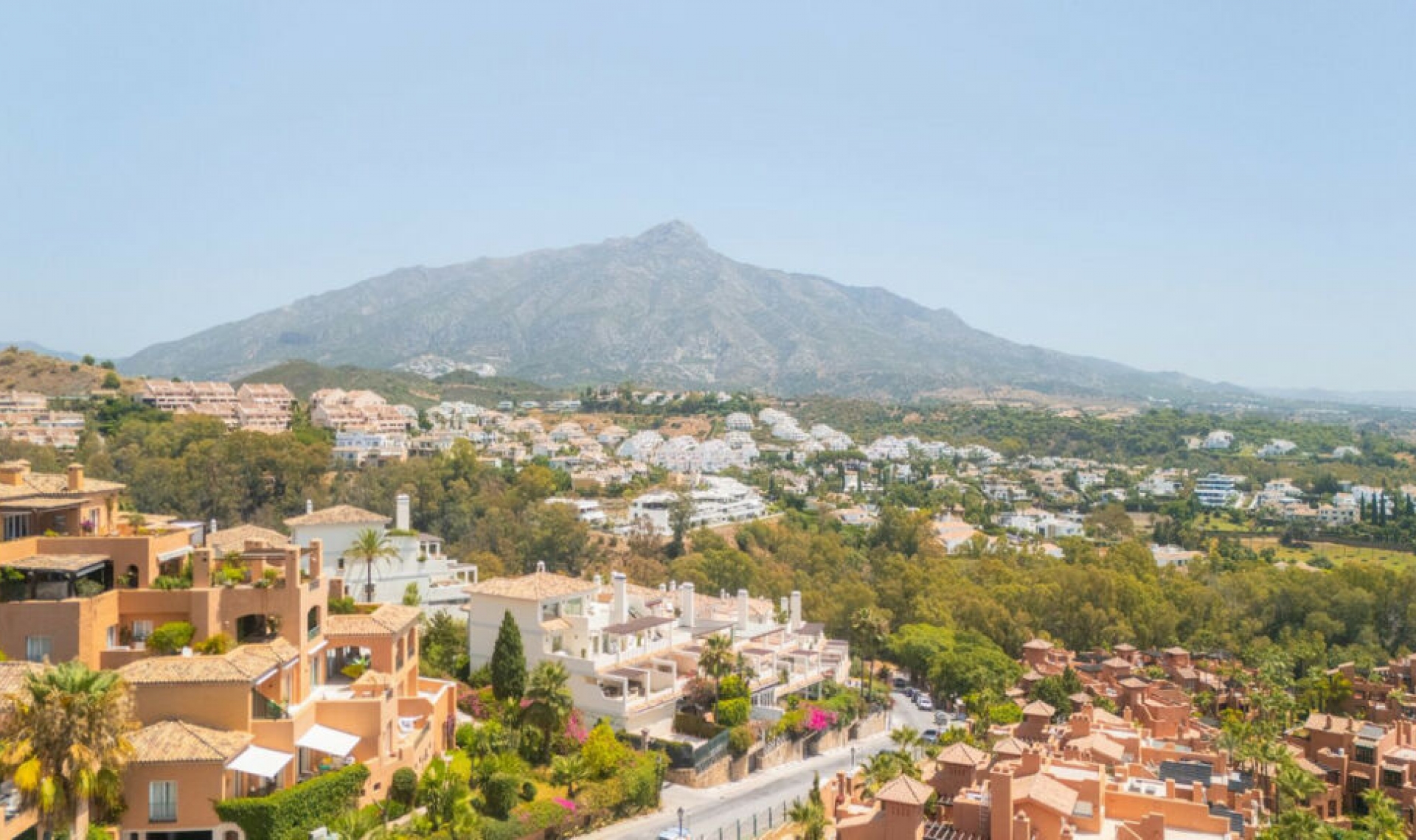 Resale - Apartment -
Nueva Andalucía