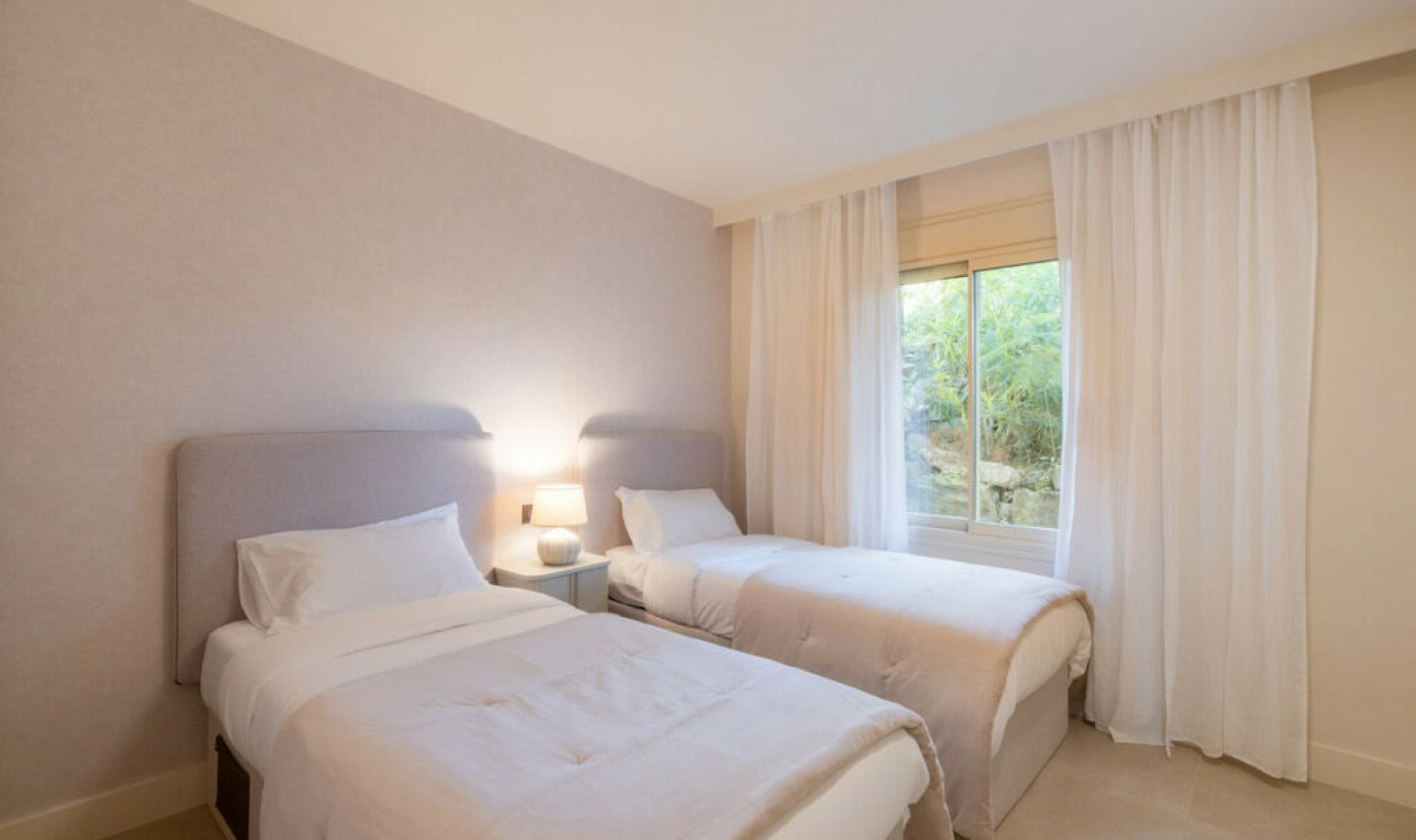 Resale - Apartment -
Nueva Andalucía