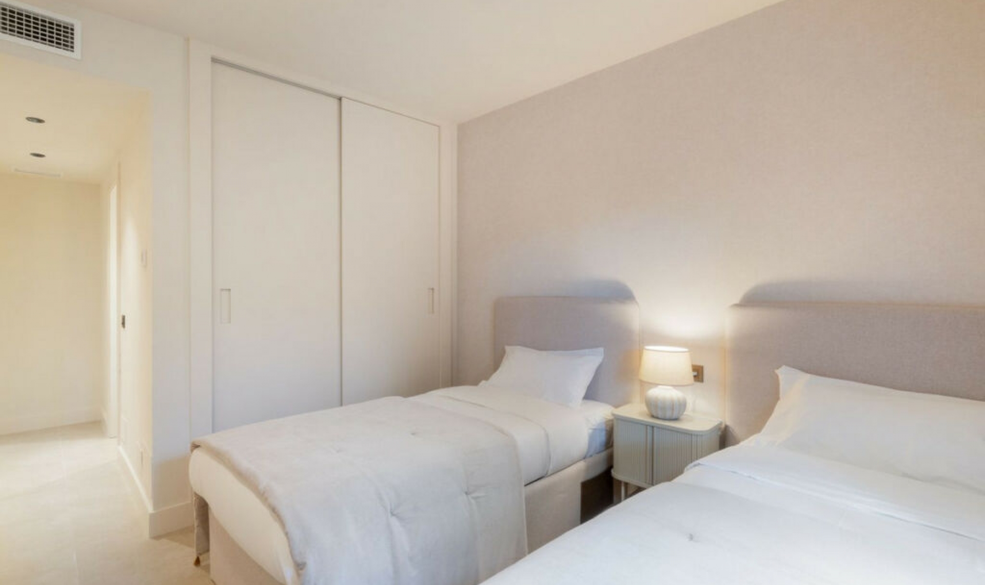 Resale - Apartment -
Nueva Andalucía