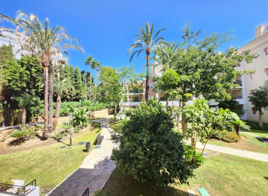 Resale - Apartment -
Nueva Andalucía