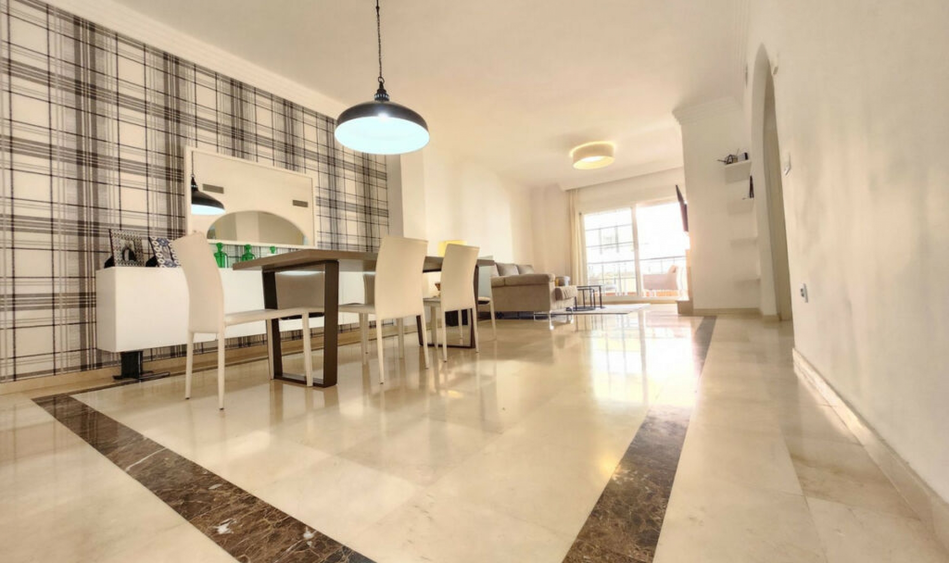 Resale - Apartment -
Nueva Andalucía