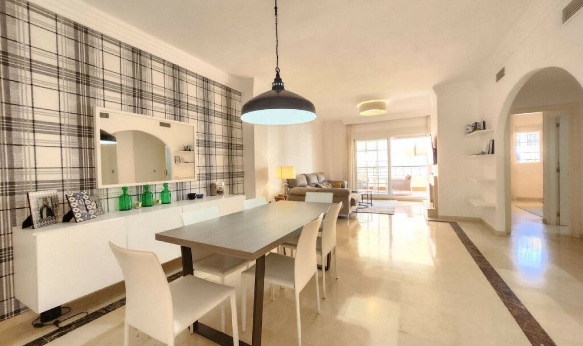 Resale - Apartment -
Nueva Andalucía