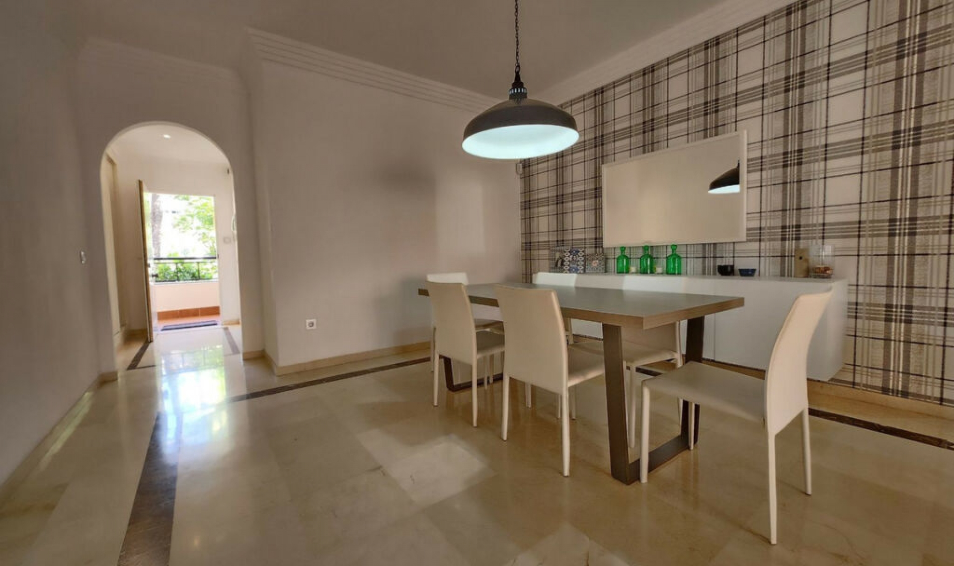 Resale - Apartment -
Nueva Andalucía