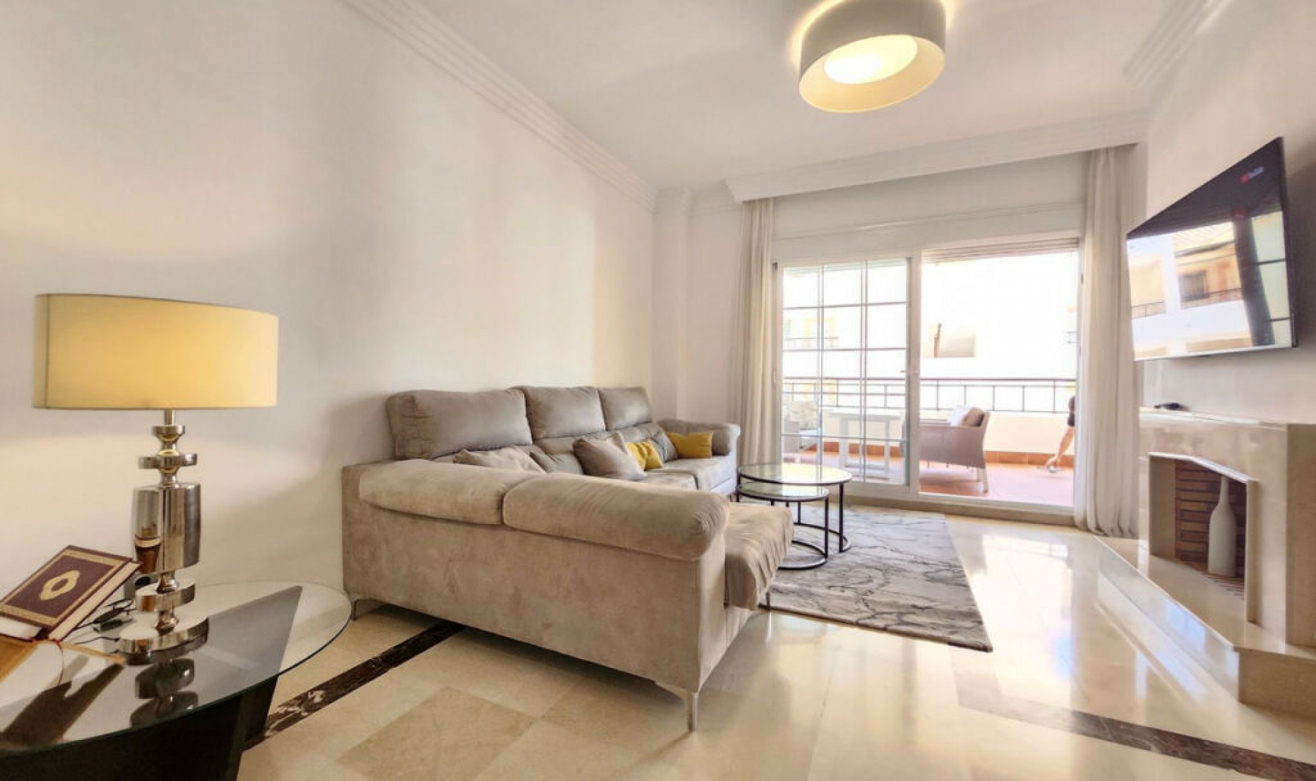 Resale - Apartment -
Nueva Andalucía