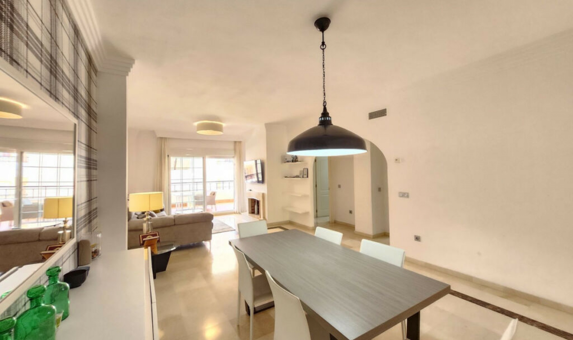 Resale - Apartment -
Nueva Andalucía