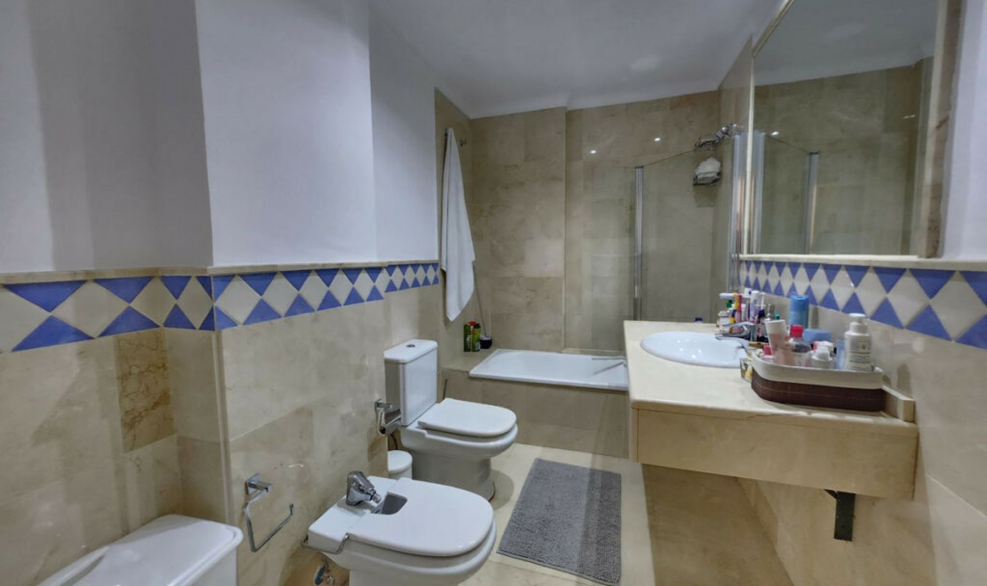 Resale - Apartment -
Nueva Andalucía