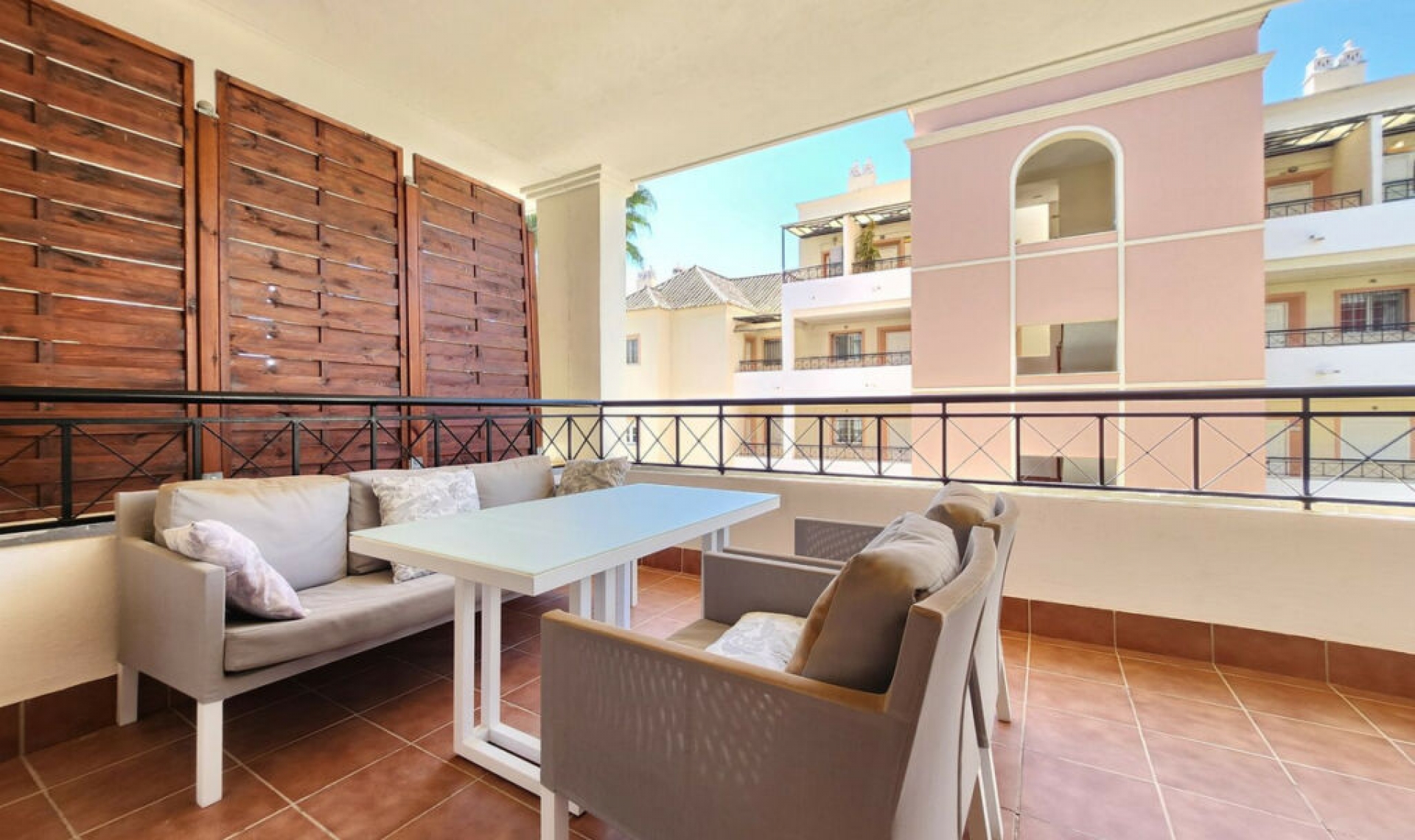 Resale - Apartment -
Nueva Andalucía