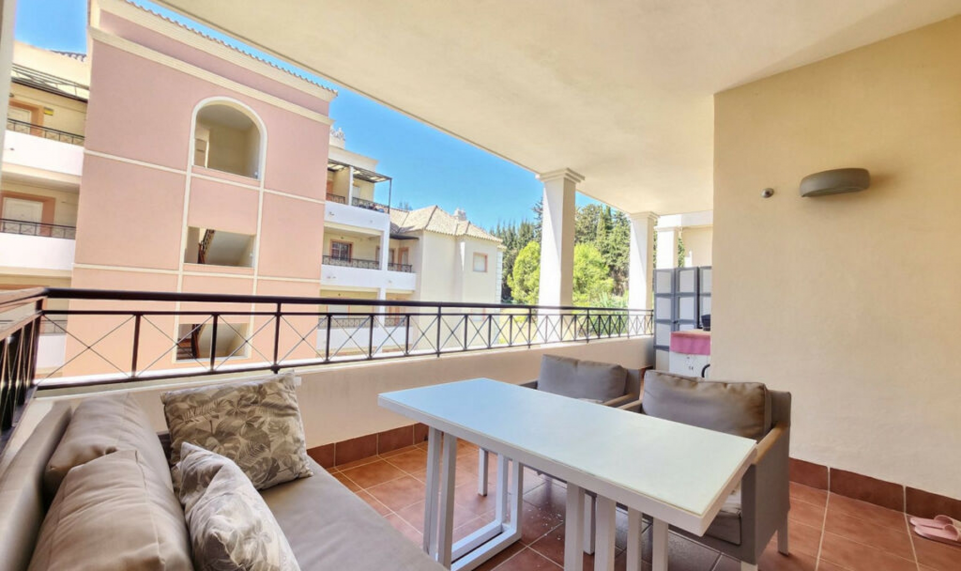 Resale - Apartment -
Nueva Andalucía