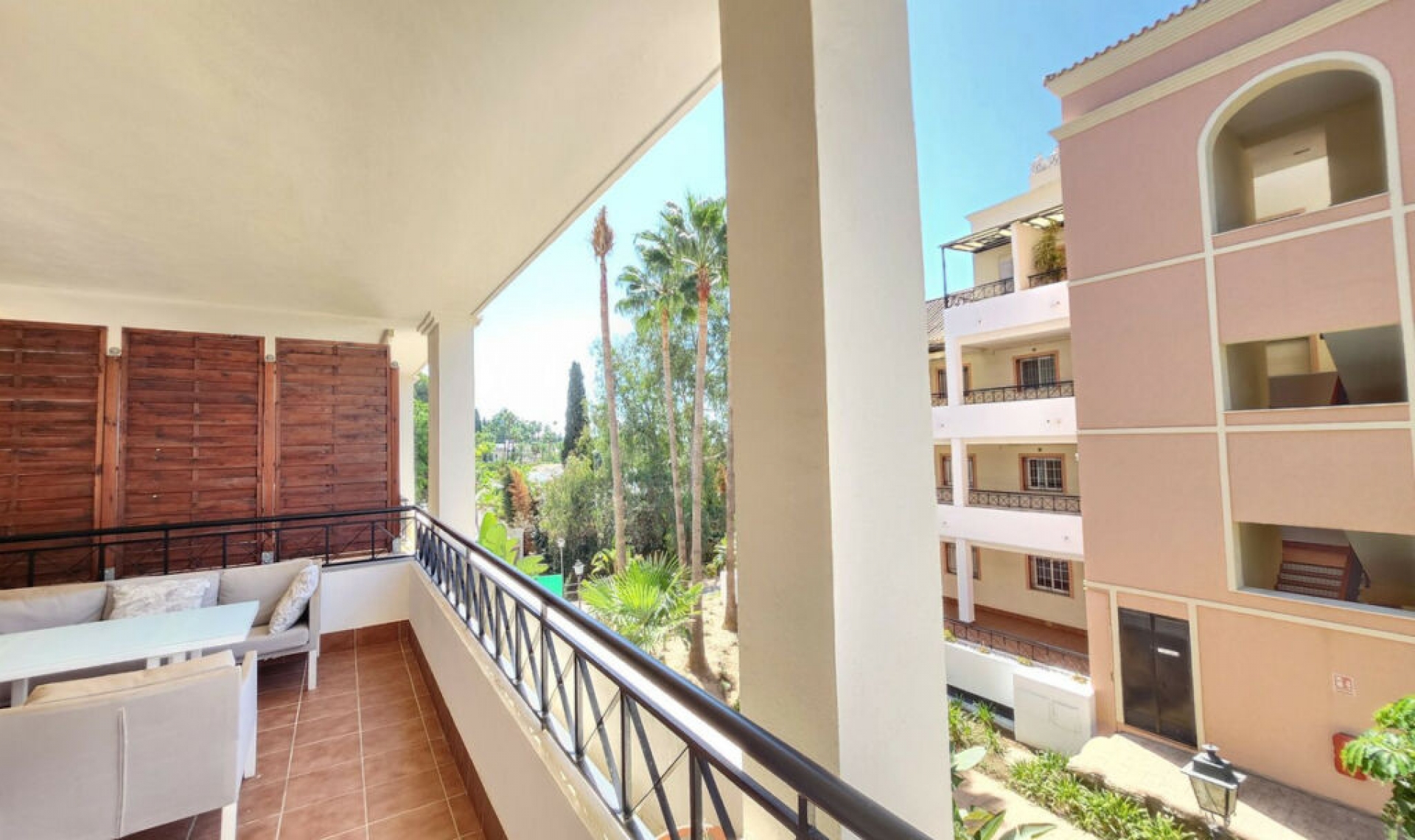 Resale - Apartment -
Nueva Andalucía