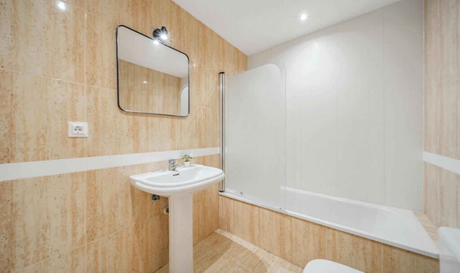 Resale - Apartment -
Nueva Andalucía