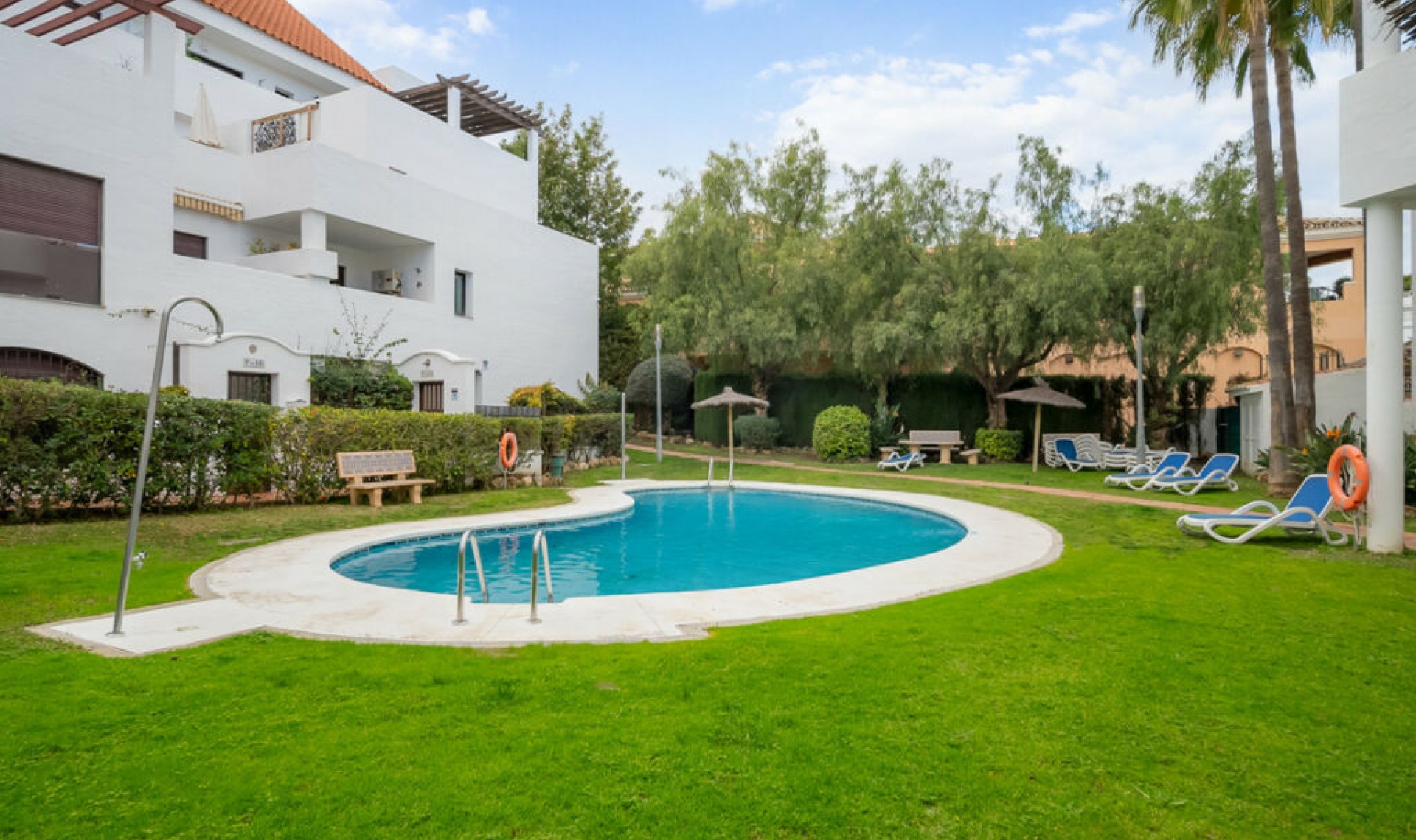 Resale - Apartment -
Nueva Andalucía