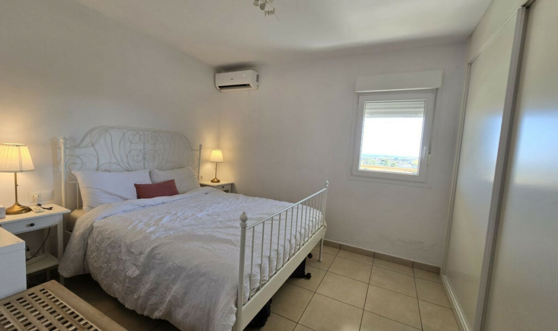Resale - Apartment -
Nueva Andalucía