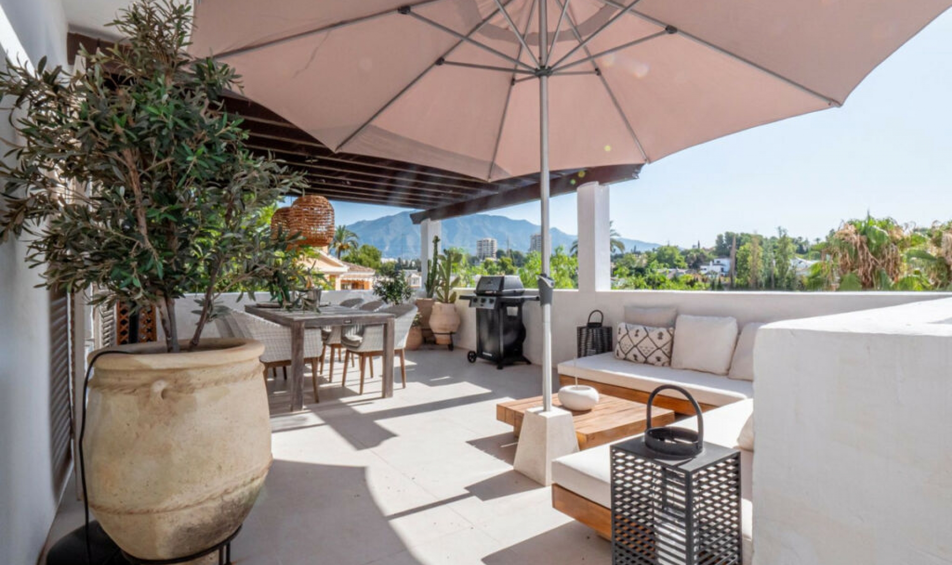 Resale - Apartment -
Nueva Andalucía