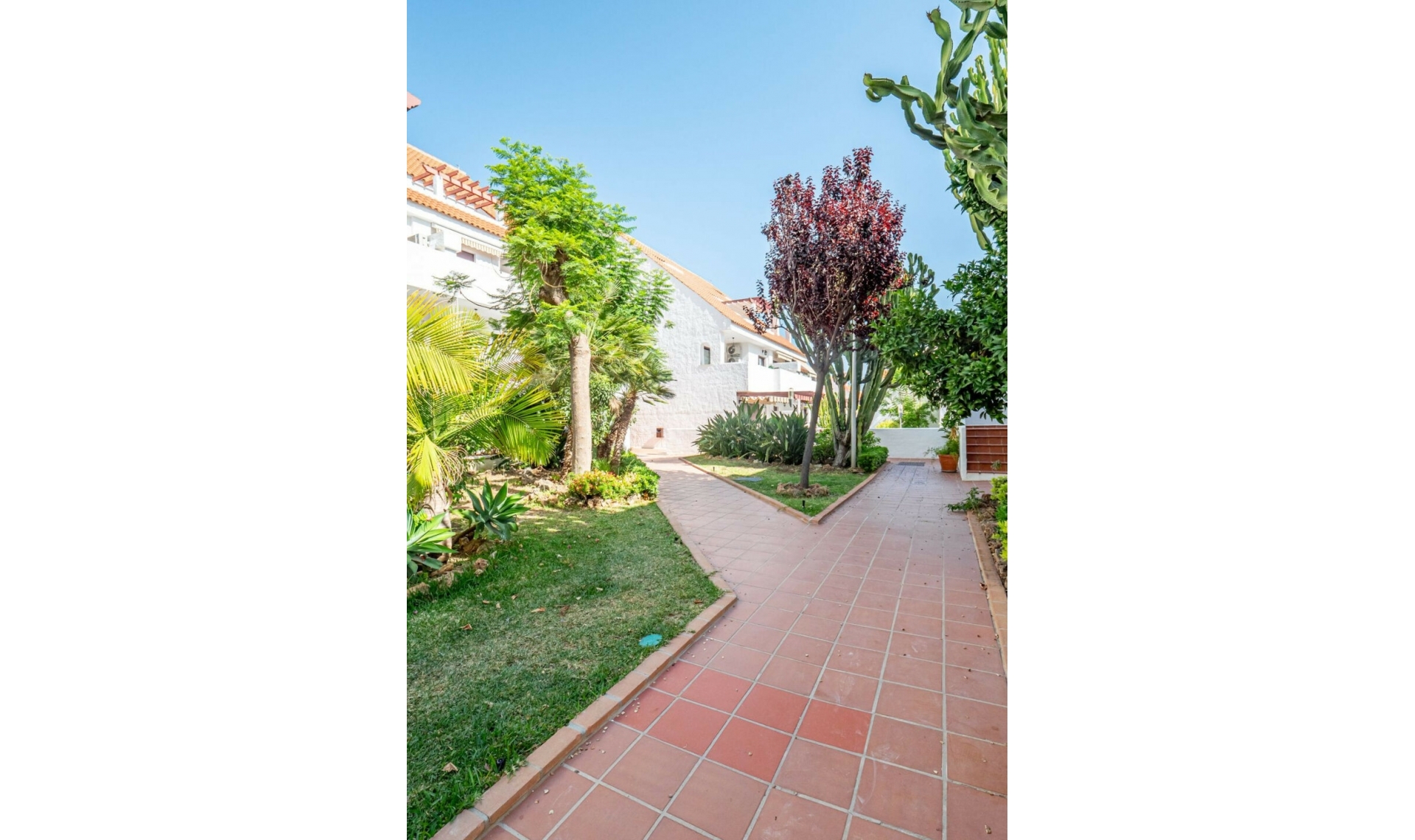 Resale - Apartment -
Nueva Andalucía