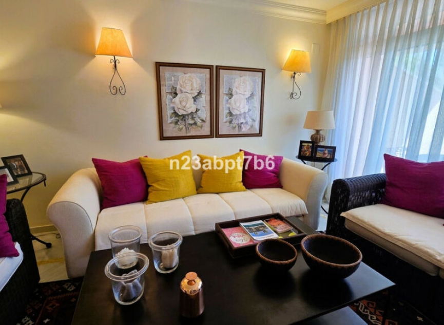 Resale - Apartment -
Nueva Andalucía